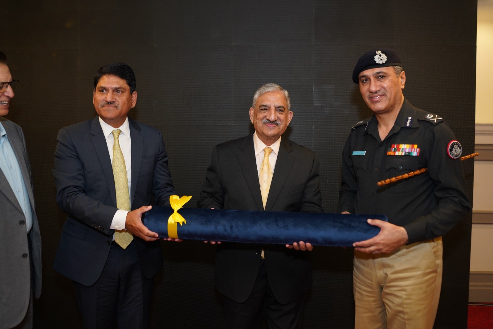 TO BID FAREWELL AND PAY TRIBUTE TO GHULAM NABI MEMON (S.ST, TI, PSP) Inspector General of Police Sindh